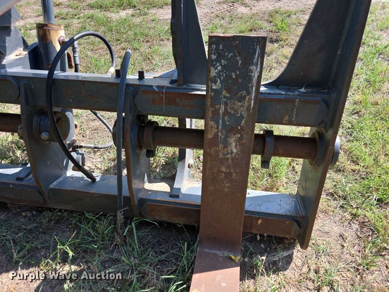 image for item DZ6139 JRB  624J grapple forks