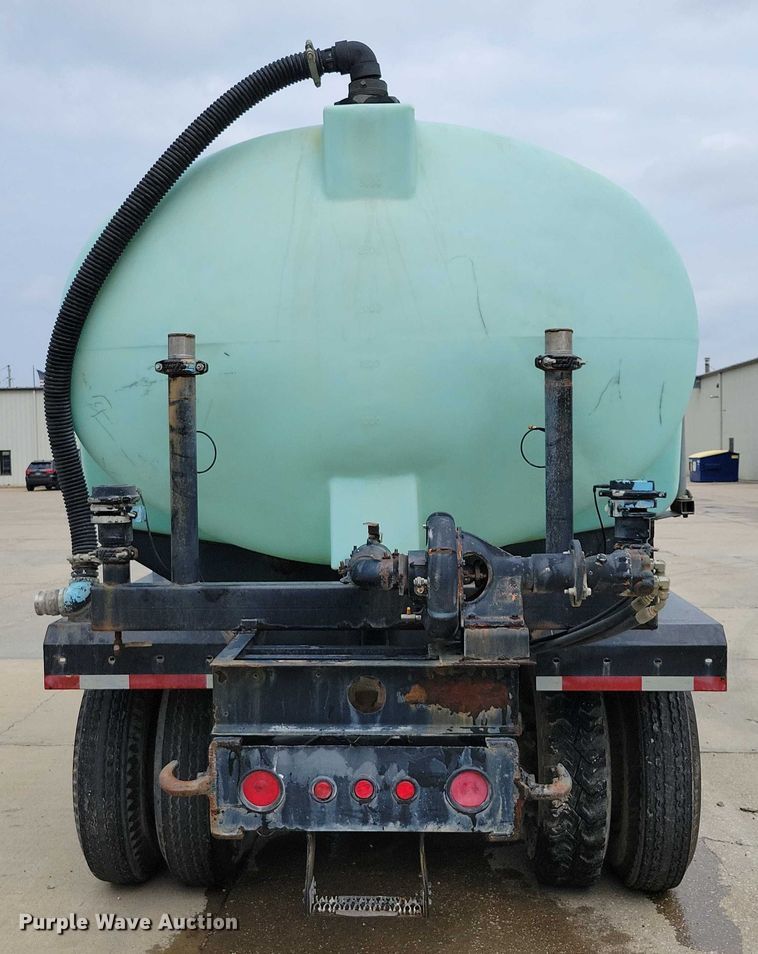 image for item DZ6487 1972 Mack DM-600 water truck