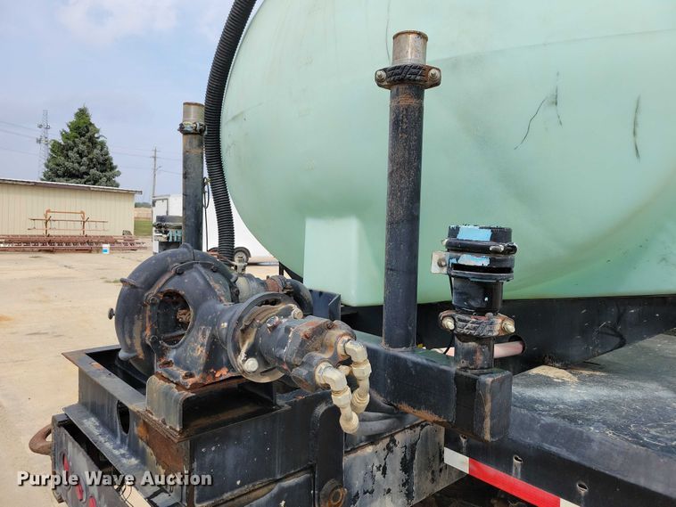 image for item DZ6487 1972 Mack DM-600 water truck