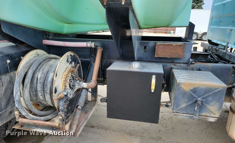 image for item DZ6487 1972 Mack DM-600 water truck