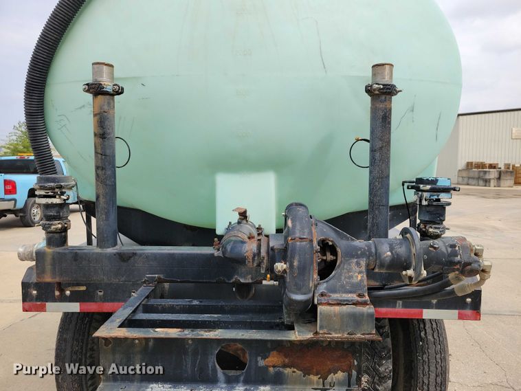 image for item DZ6487 1972 Mack DM-600 water truck