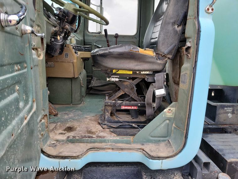 image for item DZ6487 1972 Mack DM-600 water truck