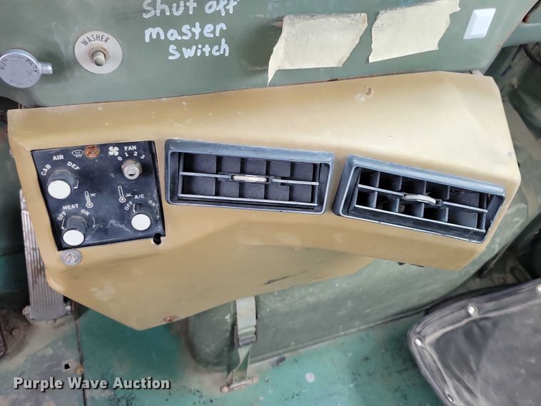 image for item DZ6487 1972 Mack DM-600 water truck