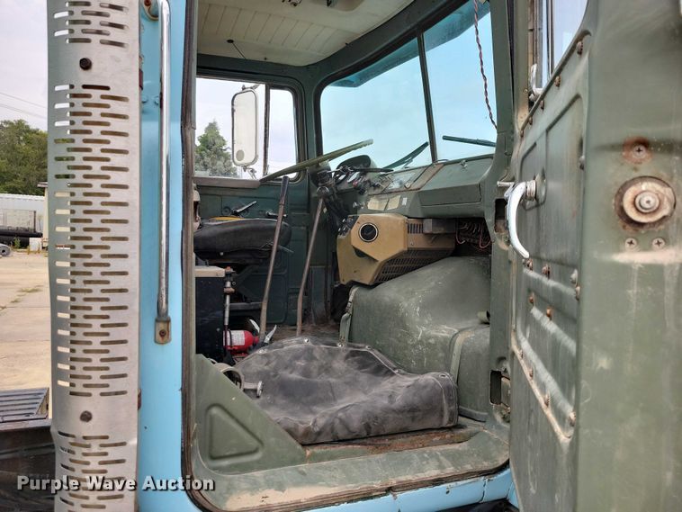 image for item DZ6487 1972 Mack DM-600 water truck