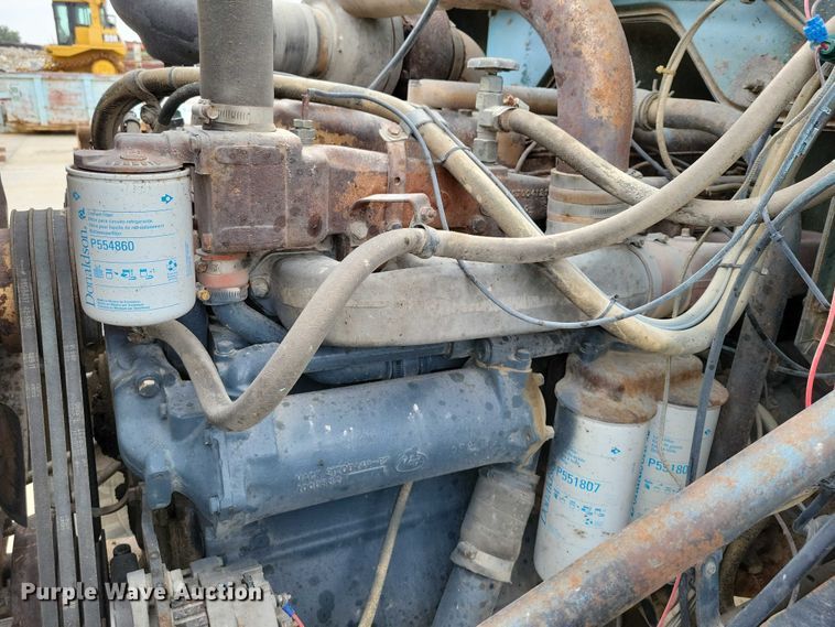 image for item DZ6487 1972 Mack DM-600 water truck