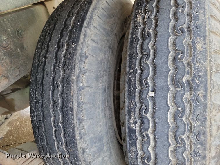 image for item DZ6487 1972 Mack DM-600 water truck