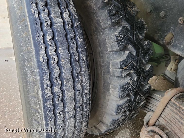 image for item DZ6487 1972 Mack DM-600 water truck