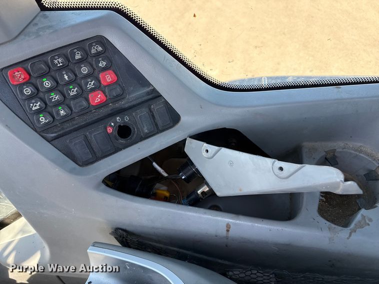 image for item DZ8927 2019 Case 1121G wheel loader