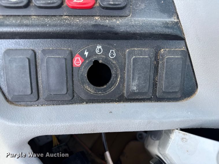 image for item DZ8927 2019 Case 1121G wheel loader