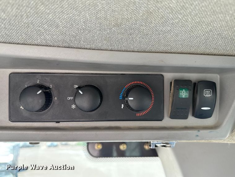 image for item DZ8927 2019 Case 1121G wheel loader