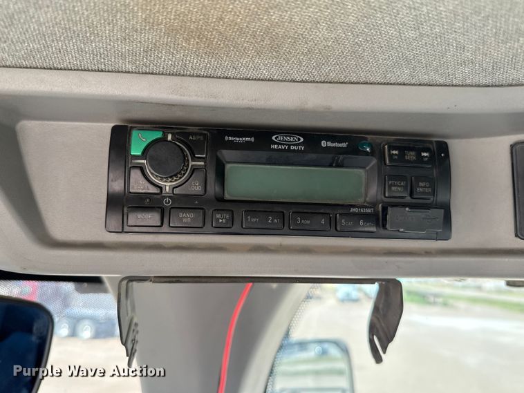 image for item DZ8927 2019 Case 1121G wheel loader