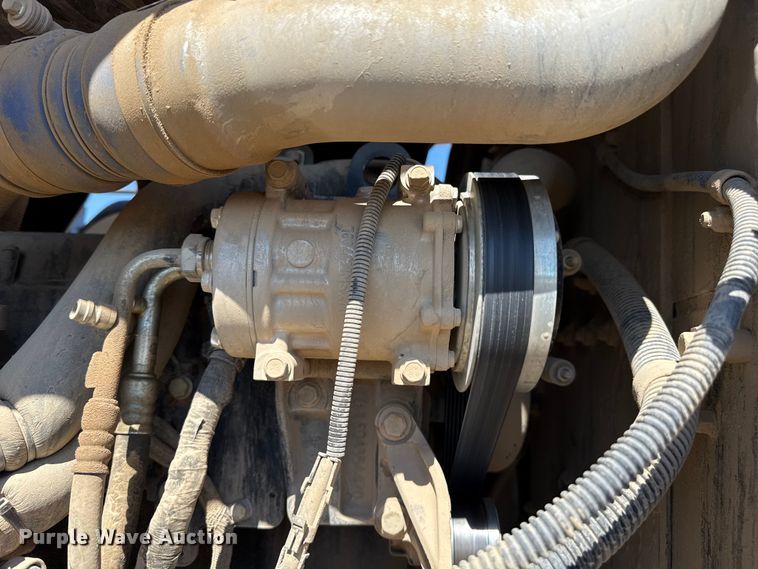 image for item DZ8927 2019 Case 1121G wheel loader