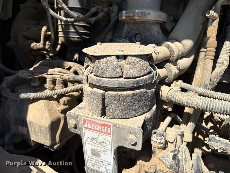 image for item DZ8927 2019 Case 1121G wheel loader