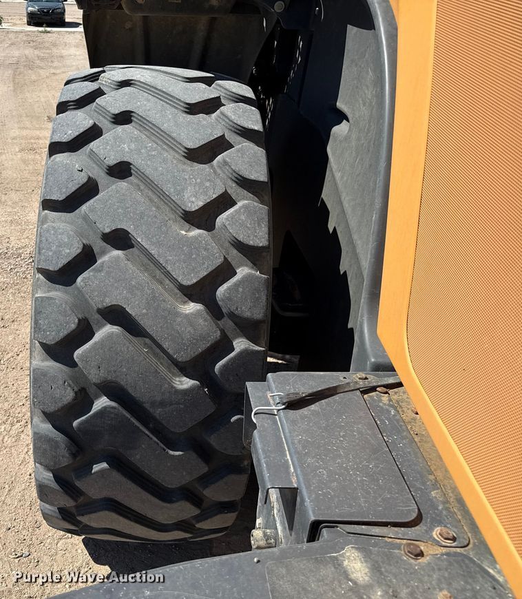 image for item DZ8927 2019 Case 1121G wheel loader