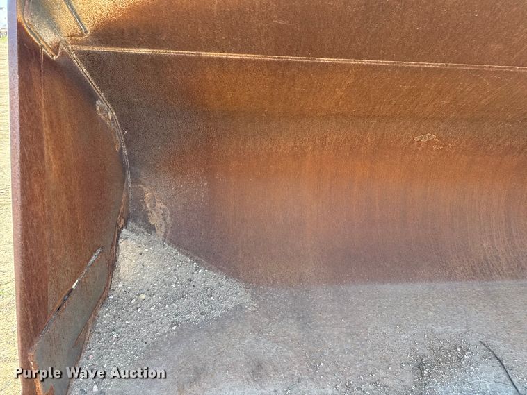 image for item DZ8928 Case bucket