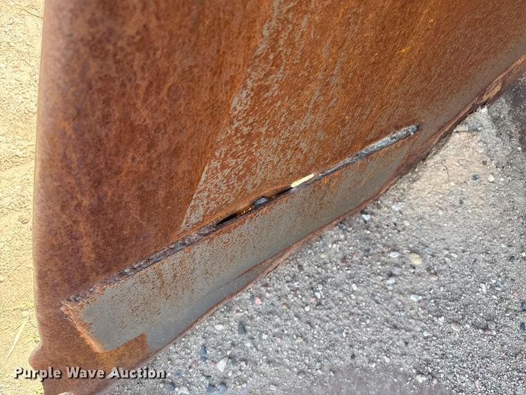 image for item DZ8928 Case bucket