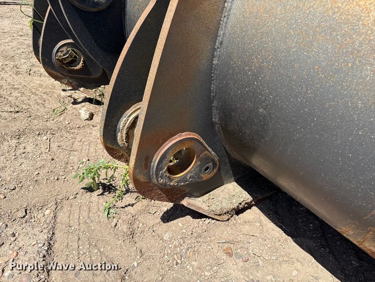 image for item DZ8928 Case bucket