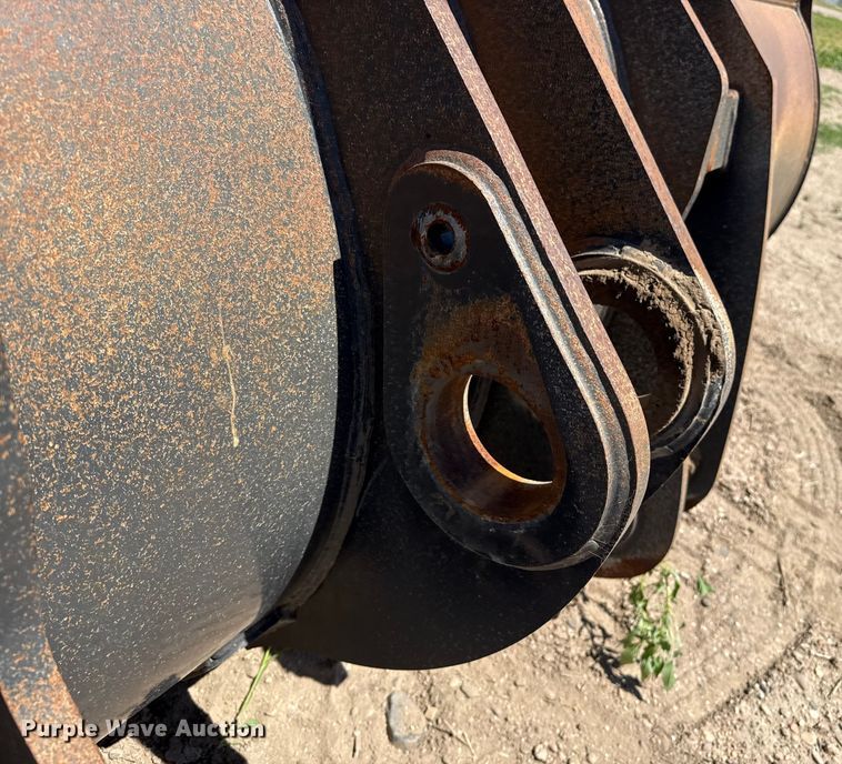 image for item DZ8928 Case bucket