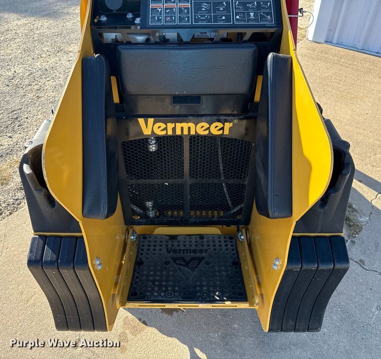 image for item DZ8930 2023 Vermeer S925TX compact utility loader