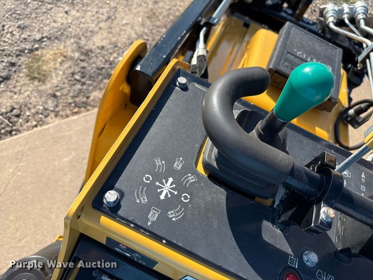 image for item DZ8930 2023 Vermeer S925TX compact utility loader