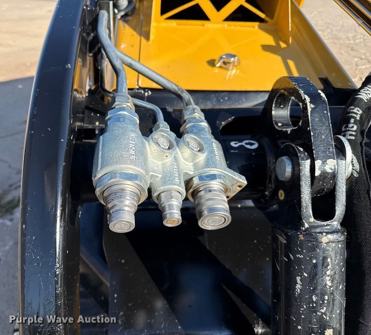 image for item DZ8930 2023 Vermeer S925TX compact utility loader