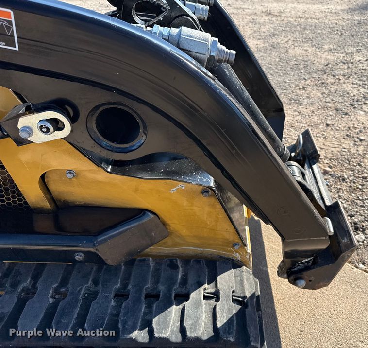 image for item DZ8930 2023 Vermeer S925TX compact utility loader