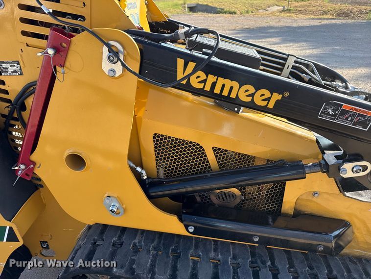 image for item DZ8930 2023 Vermeer S925TX compact utility loader