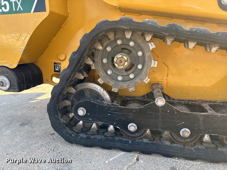 image for item DZ8930 2023 Vermeer S925TX compact utility loader