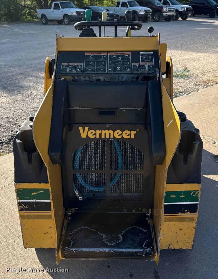 image for item DZ8931 2016 Vermeer S725TX compact utility loader