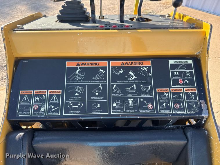 image for item DZ8931 2016 Vermeer S725TX compact utility loader