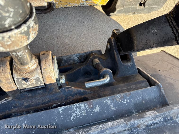 image for item DZ8931 2016 Vermeer S725TX compact utility loader