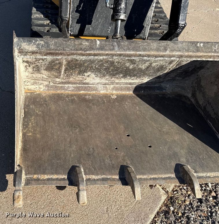 image for item DZ8931 2016 Vermeer S725TX compact utility loader