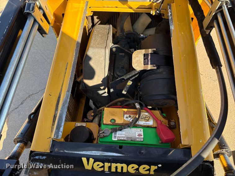 image for item DZ8931 2016 Vermeer S725TX compact utility loader