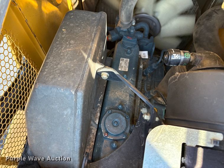 image for item DZ8931 2016 Vermeer S725TX compact utility loader