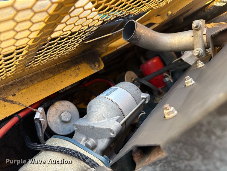 image for item DZ8931 2016 Vermeer S725TX compact utility loader