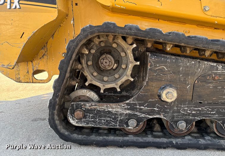 image for item DZ8931 2016 Vermeer S725TX compact utility loader