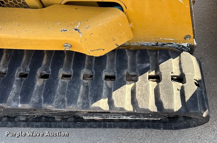 image for item DZ8931 2016 Vermeer S725TX compact utility loader