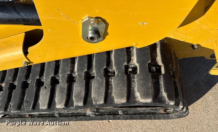 image for item DZ8931 2016 Vermeer S725TX compact utility loader