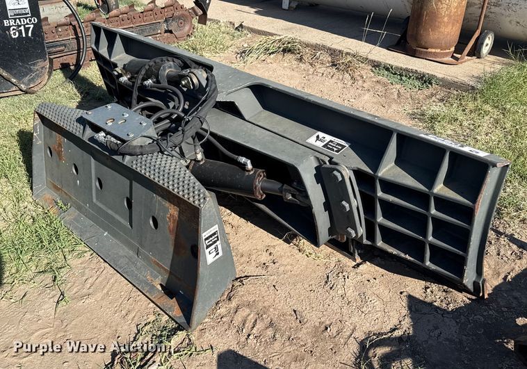 image for item DZ8935 John Deere DB96 skid steer dozer blade