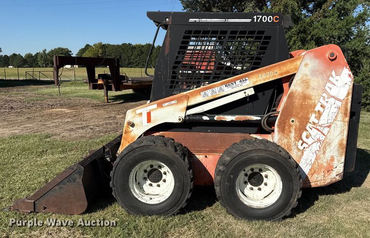 image for item DZ8940 Scat Trak 1700C skid steer loader