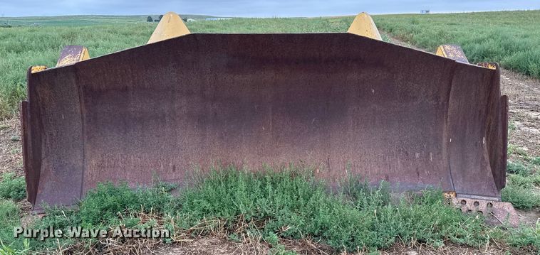 image for item DZ8952 Liebherr dozer blade