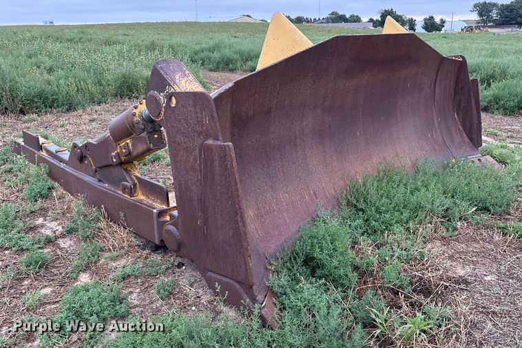 image for item DZ8952 Liebherr dozer blade