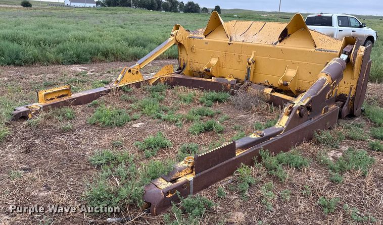 image for item DZ8952 Liebherr dozer blade