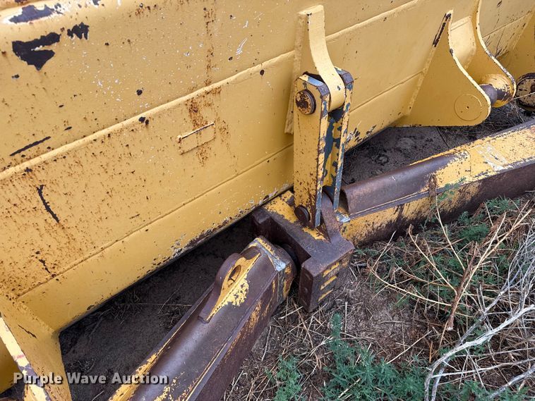 image for item DZ8952 Liebherr dozer blade