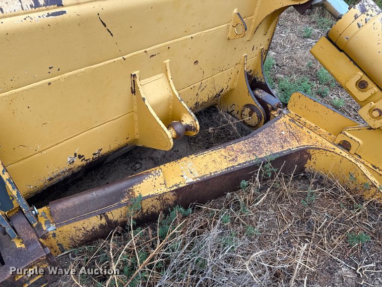 image for item DZ8952 Liebherr dozer blade