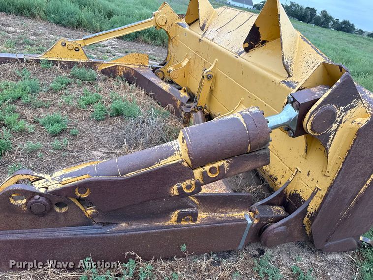 image for item DZ8952 Liebherr dozer blade
