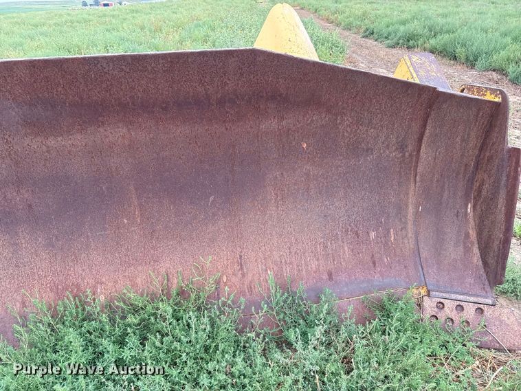 image for item DZ8952 Liebherr dozer blade