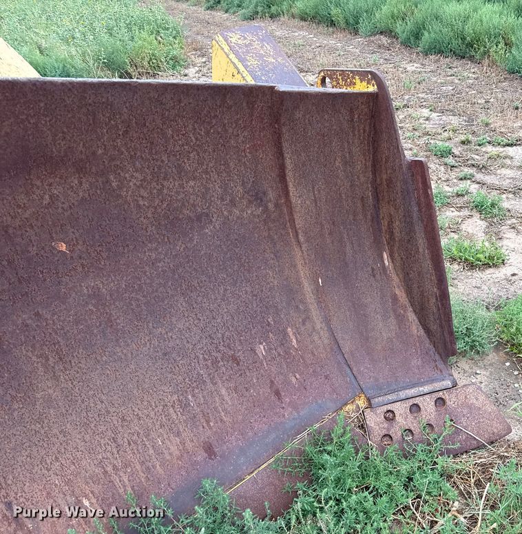 image for item DZ8952 Liebherr dozer blade