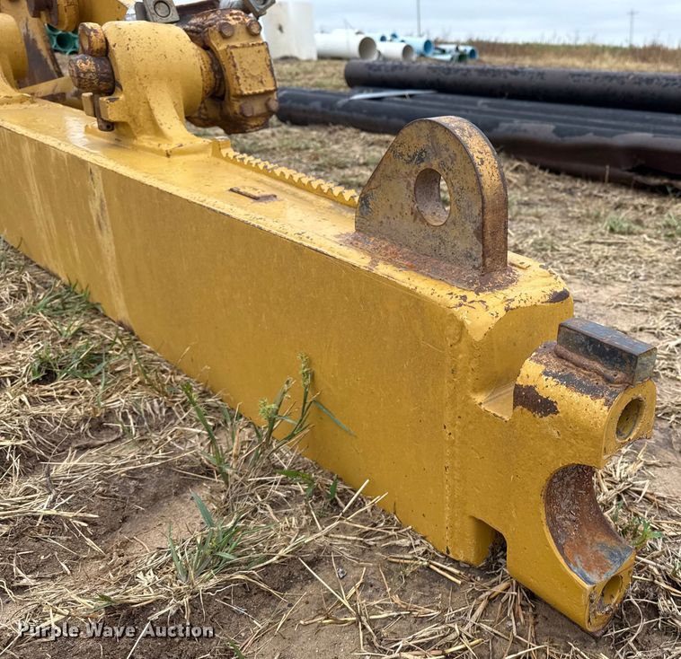 image for item DZ8953 Caterpillar dozer blade