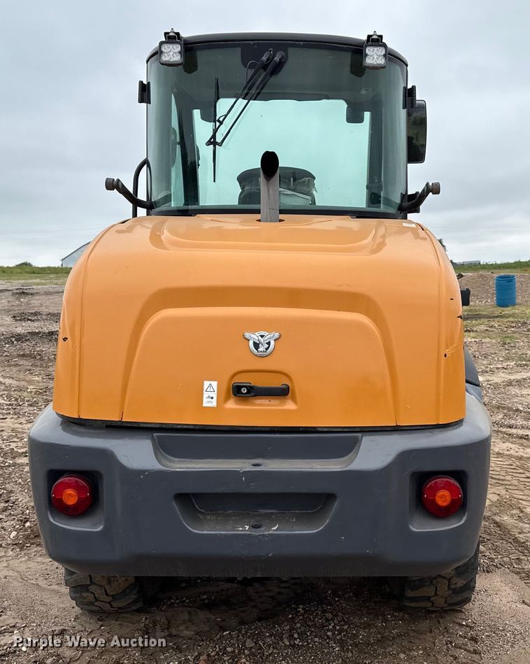 image for item DZ8959 2020 Case 221F compact wheel loader